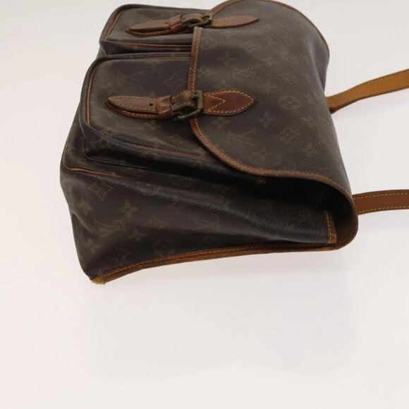 LOUIS VUITTON Monogram Gibeciere GM Shoulder Bag - Picture 3 of 16